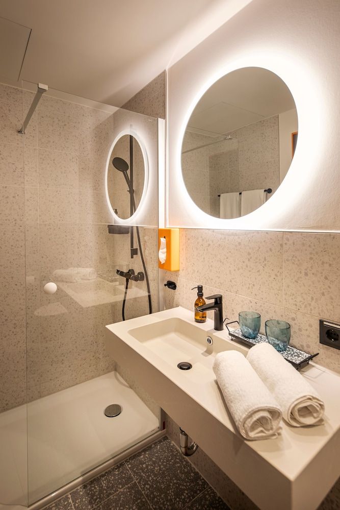 Loginn Hotel Offenbach Superior Twin Room 13