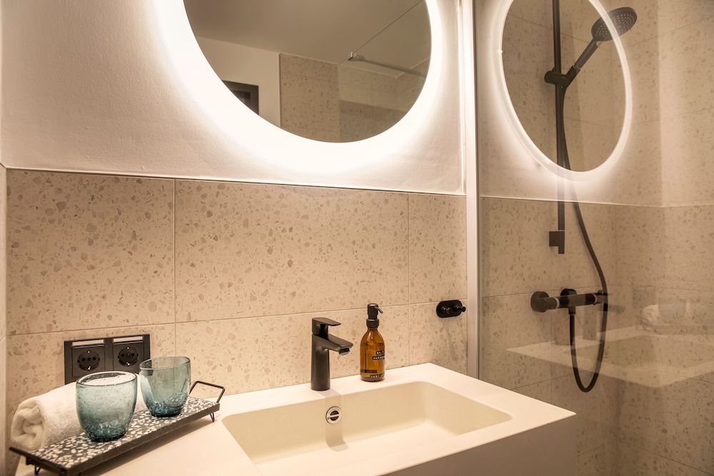 Loginn Hotel Offenbach Superior Twin Room 9