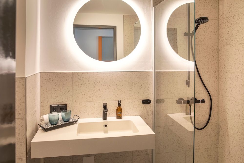 Loginn Hotel Offenbach Superior Twin Room 8