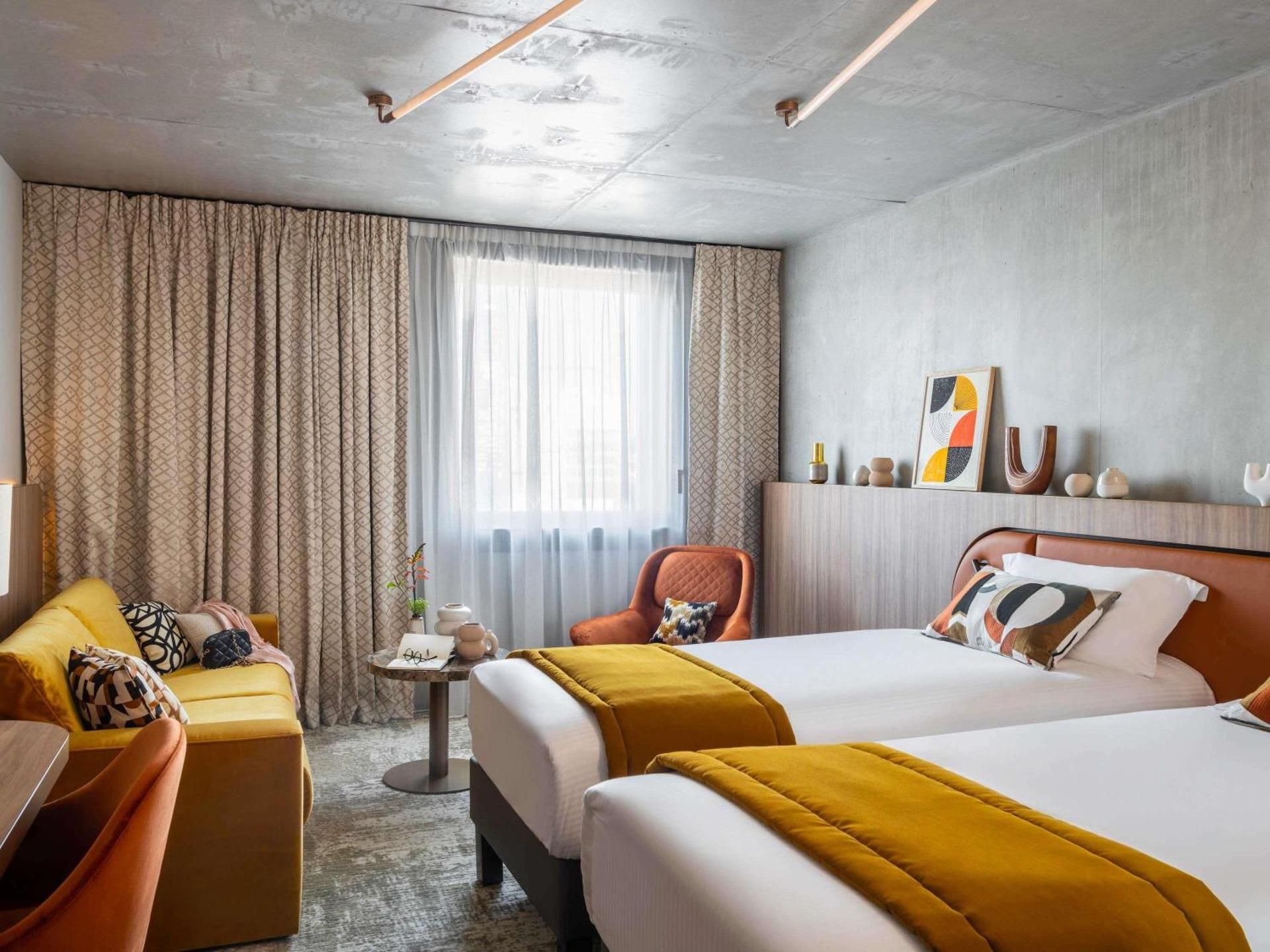 EXECUTIVE DOUBLE ROOM, 1 double or twin bed and 1 single sofa