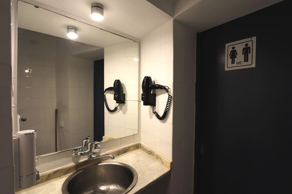Welcome Guest House - Hostel Basic Room, 1 Double Bed, Shared Bathroom 10