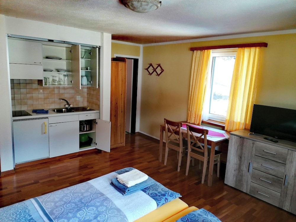 Hotel Stille & Aladin Apartments Basic Double Room, Non Smoking, Ensuite 5