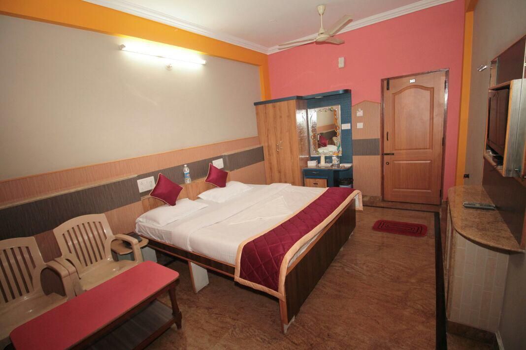 Shree Balaji Deluxe Lodge Deluxe Non AC Room 5