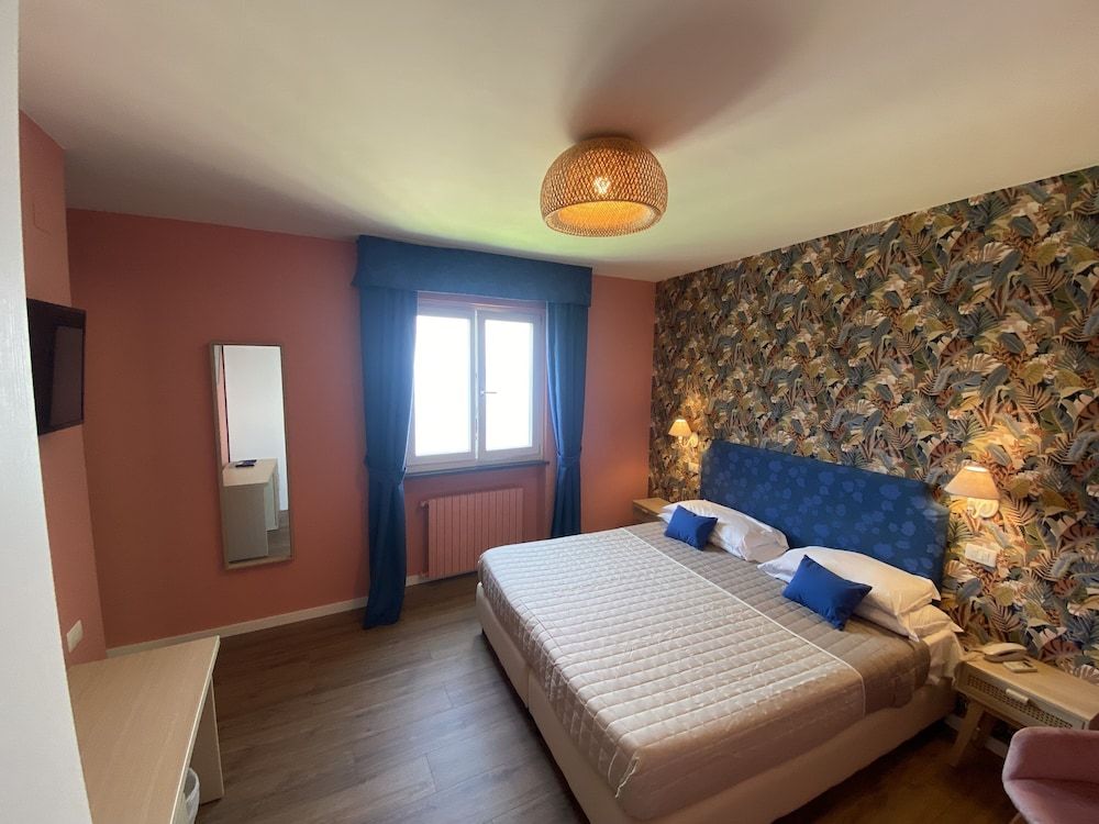 Superior Room, Partial Sea View