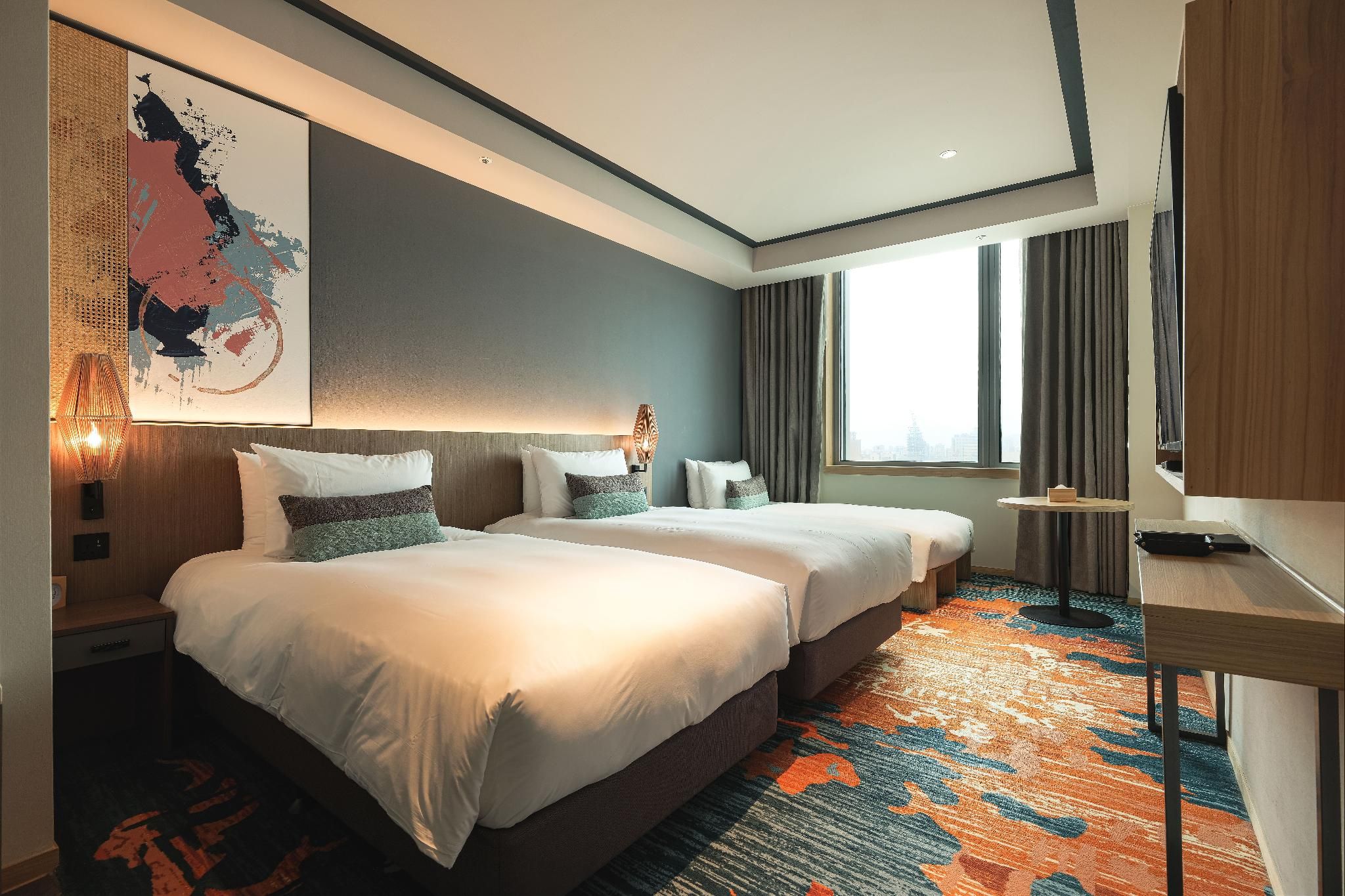 Corner Triple Room