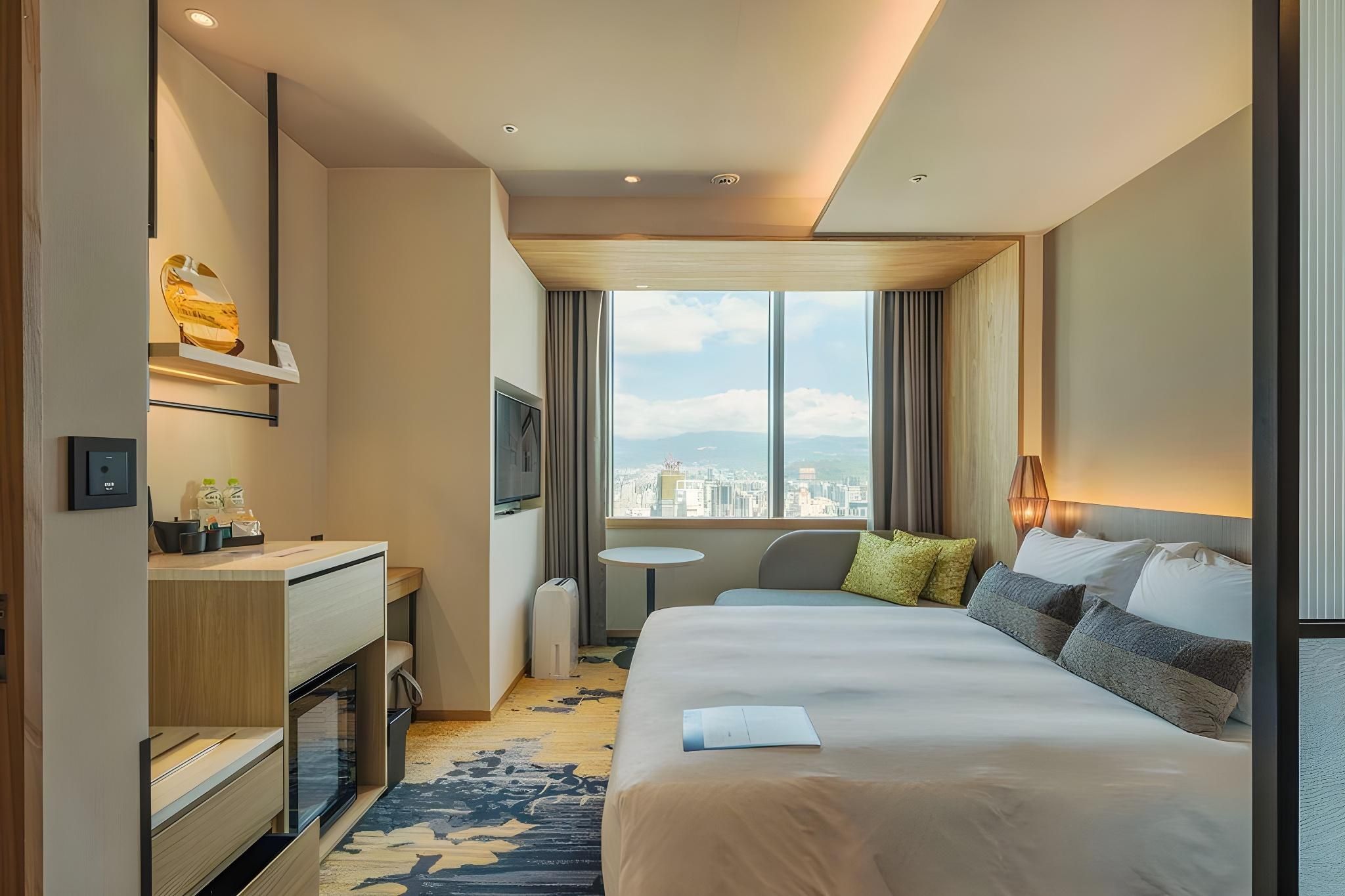Standard Queen Room