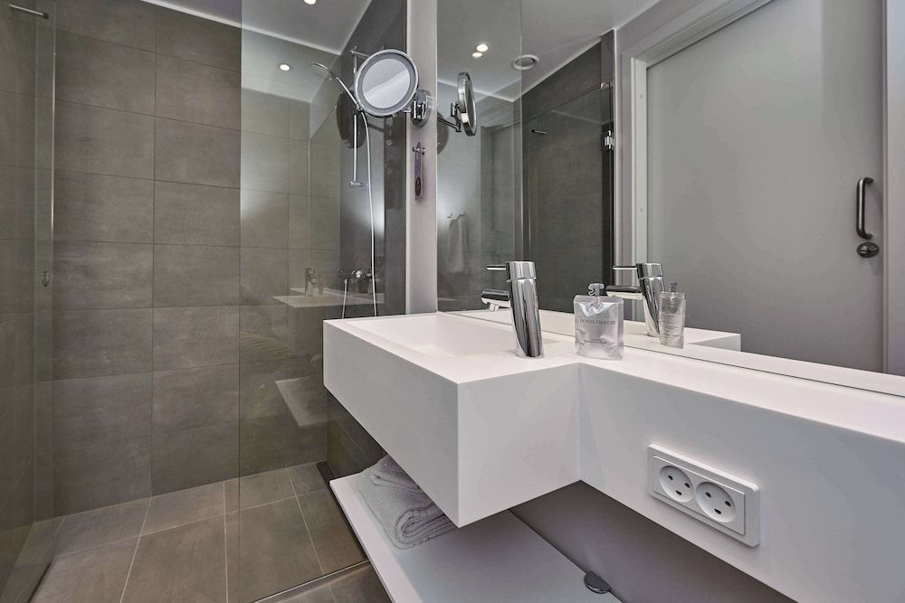 Hotel Odeon Superior Twin Room 4