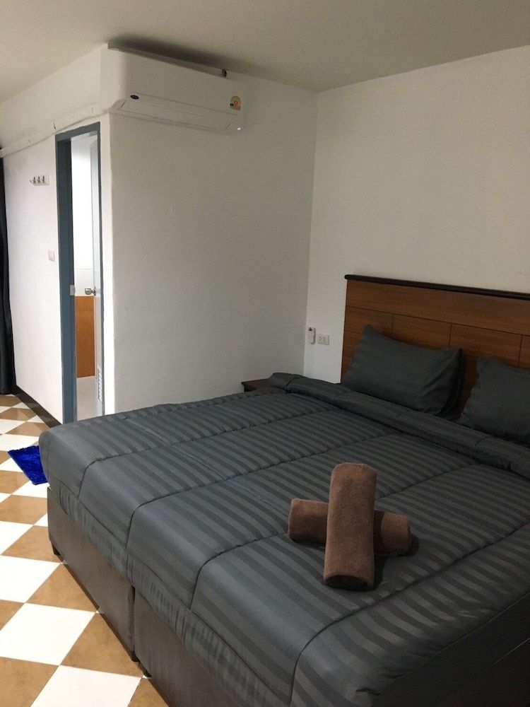 Smart Place Pattaya Standard Double Room, Balcony, City View 6
