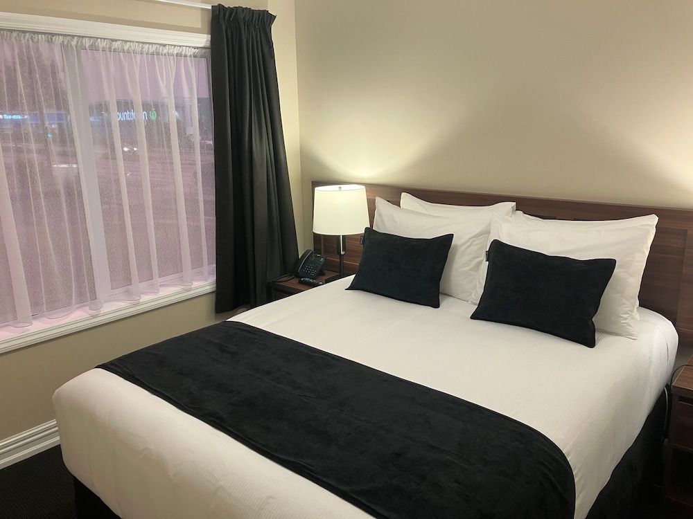 Newina Rotorua Executive Suite, 1 Queen Bed with Sofa bed, Mezzanine 2