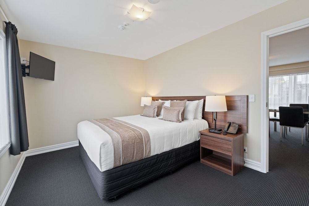 Newina Rotorua Executive Apartment, 2 Bedrooms, Mountain View, Mezzanine 3
