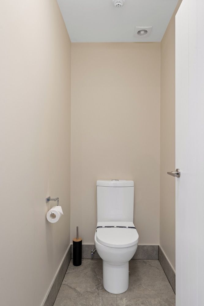 Newina Rotorua Executive Apartment, 2 Bedrooms, Mountain View, Mezzanine 6