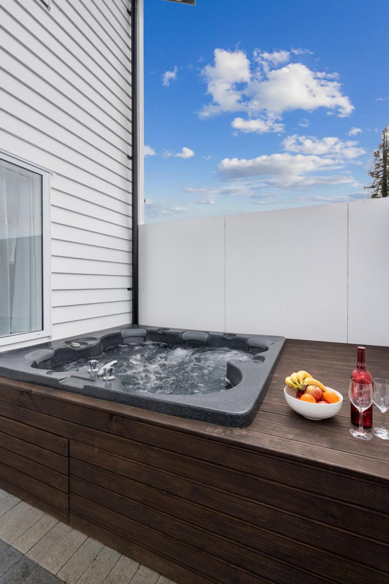 Newina Rotorua Superior Queen Room with Two Queen Beds 3