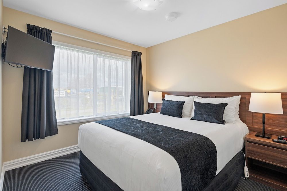 Newina Rotorua Premium Suite, 1 Queen Bed, Hot Tub, Ground Floor 2