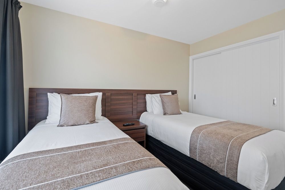 Newina Rotorua Executive Apartment, 2 Bedrooms, Mountain View, Mezzanine 4