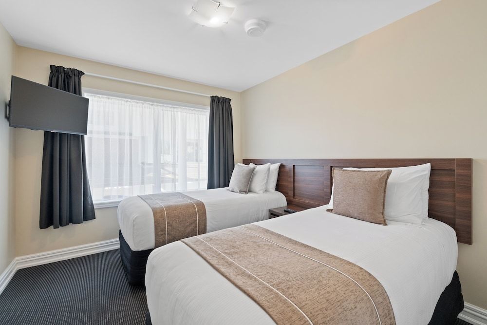 Newina Rotorua Executive Apartment, 2 Bedrooms, Mountain View, Mezzanine 2