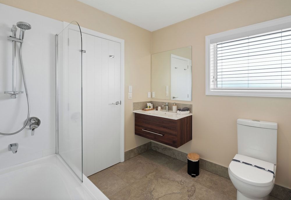 Newina Rotorua Executive Apartment, 2 Bedrooms, Mountain View, Mezzanine 7