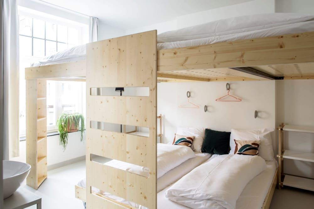 The Green Elephant Hostel & Spa Room (6 Guests)