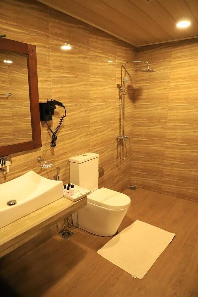 Hillcrest Deluxe Double Room, 1 Queen Bed, Mountain View 9