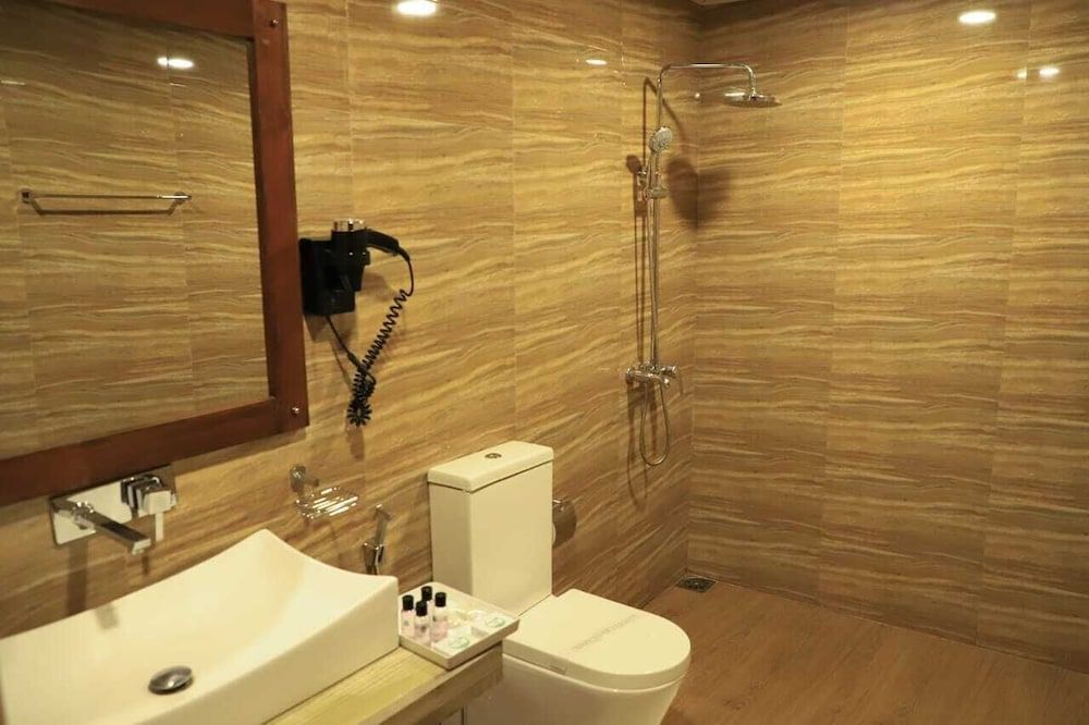 Hillcrest Deluxe Double Room, 1 Queen Bed, Mountain View 8