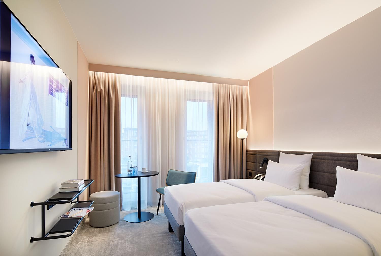 Novotel Hamburg Central Station Standard Room with 2 Single Beds