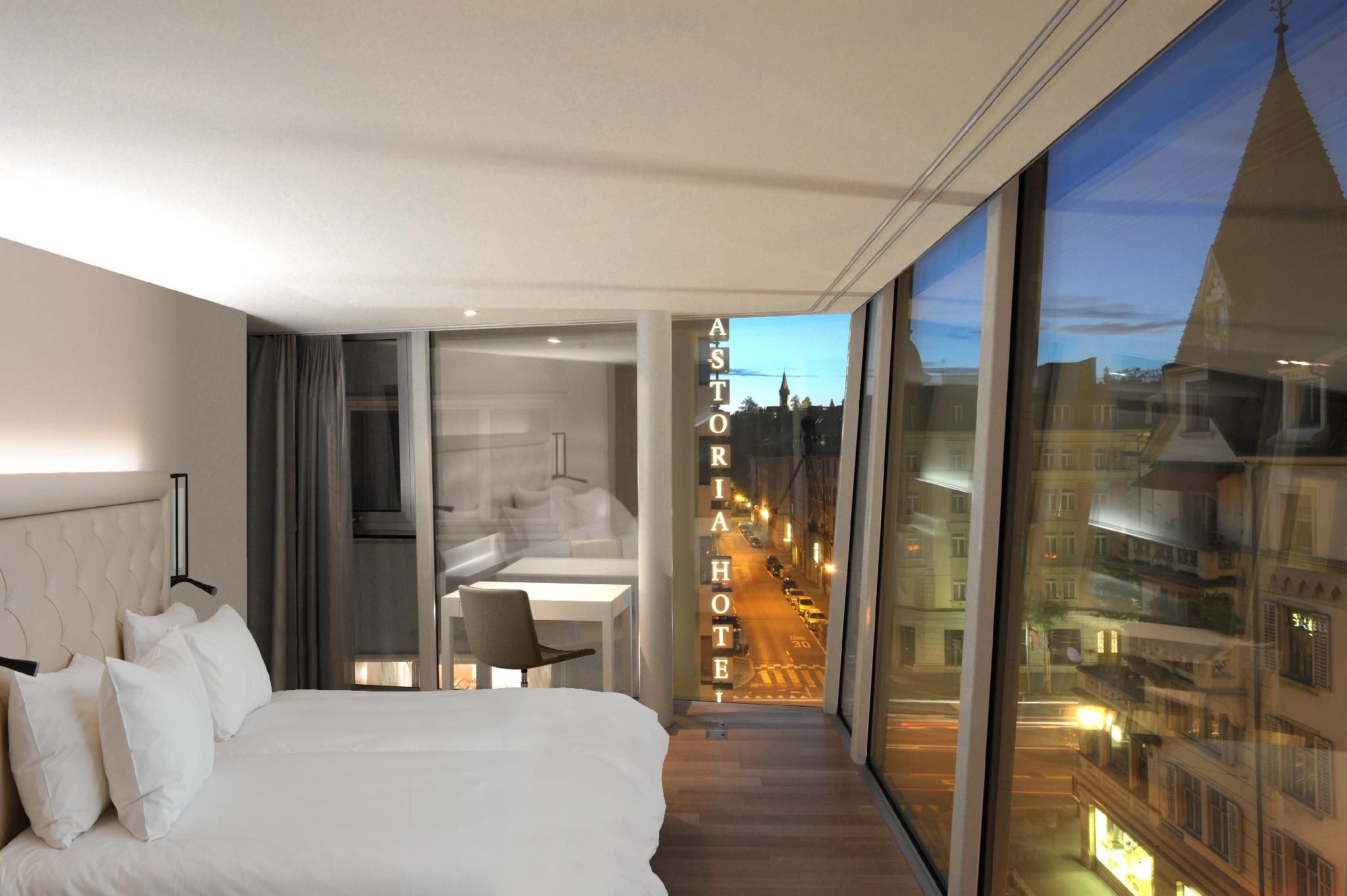 Deluxe Corner Twin Room