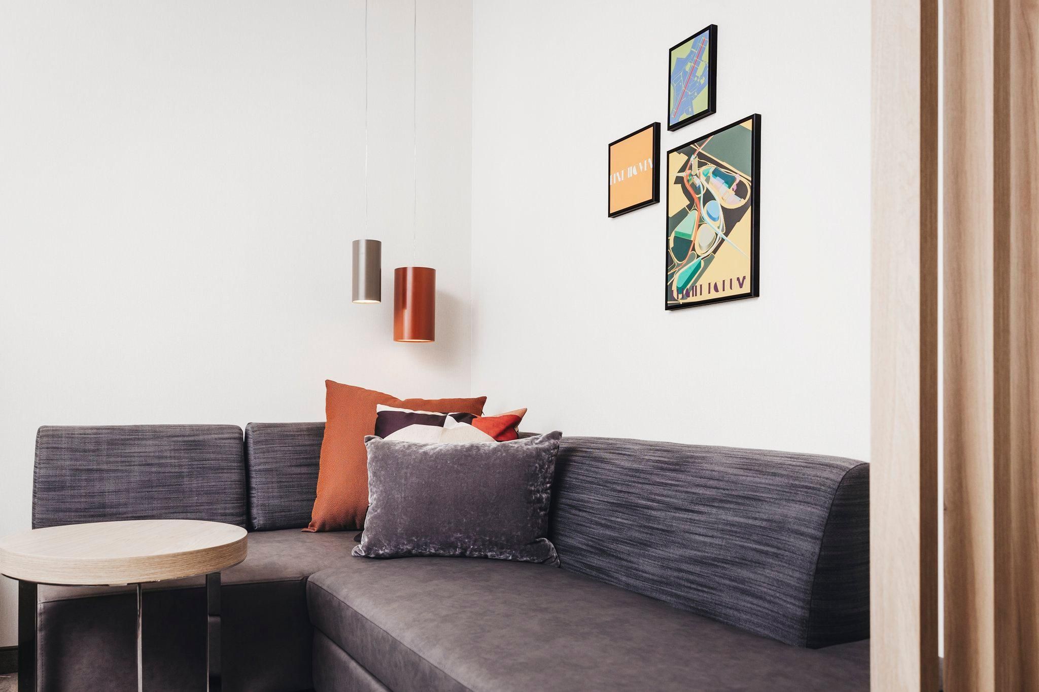 1 King Standard High Floor Single Sofa Bed