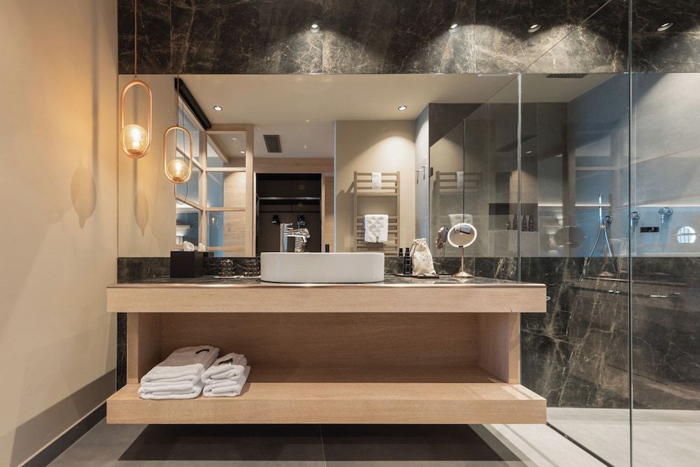 Cape of Senses Deluxe Suite, Private Pool, Lake View 4