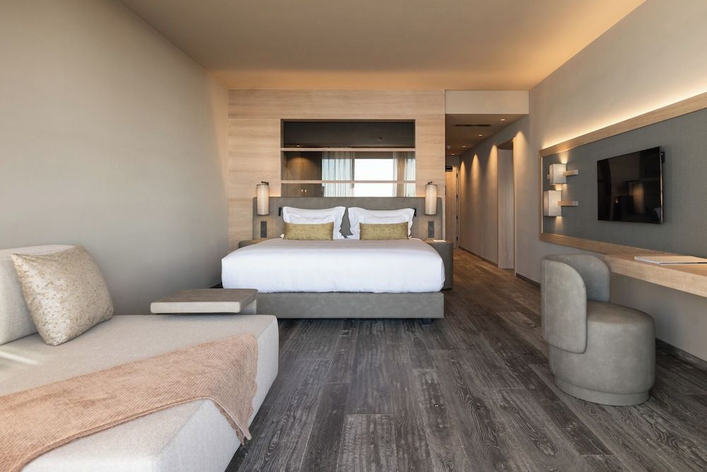 Cape of Senses Exclusive Suite, Hot Tub