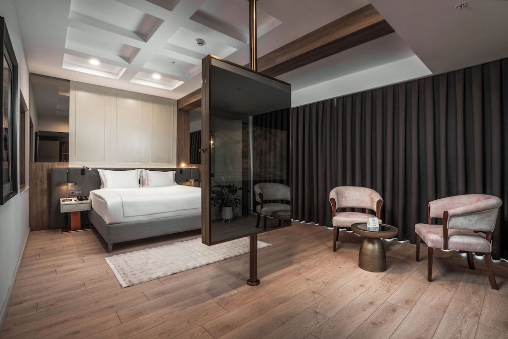 Renex Hotels