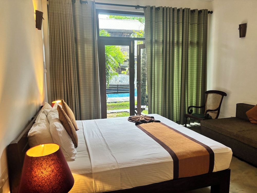 Deluxe Triple Ground Floor room