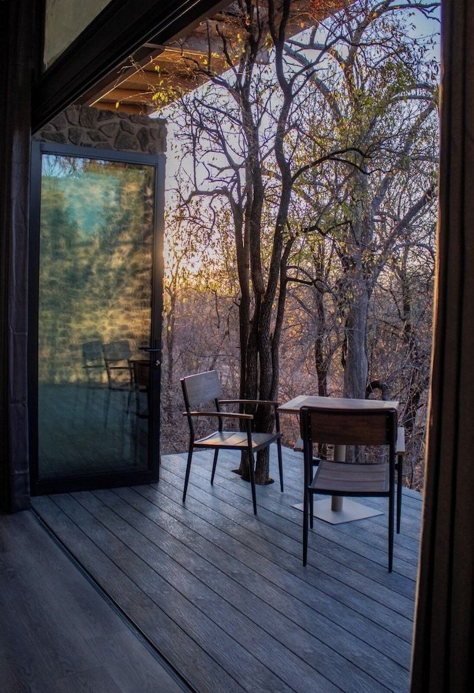 Umoya Safari Lodge Superior Suite, Mountain View 7