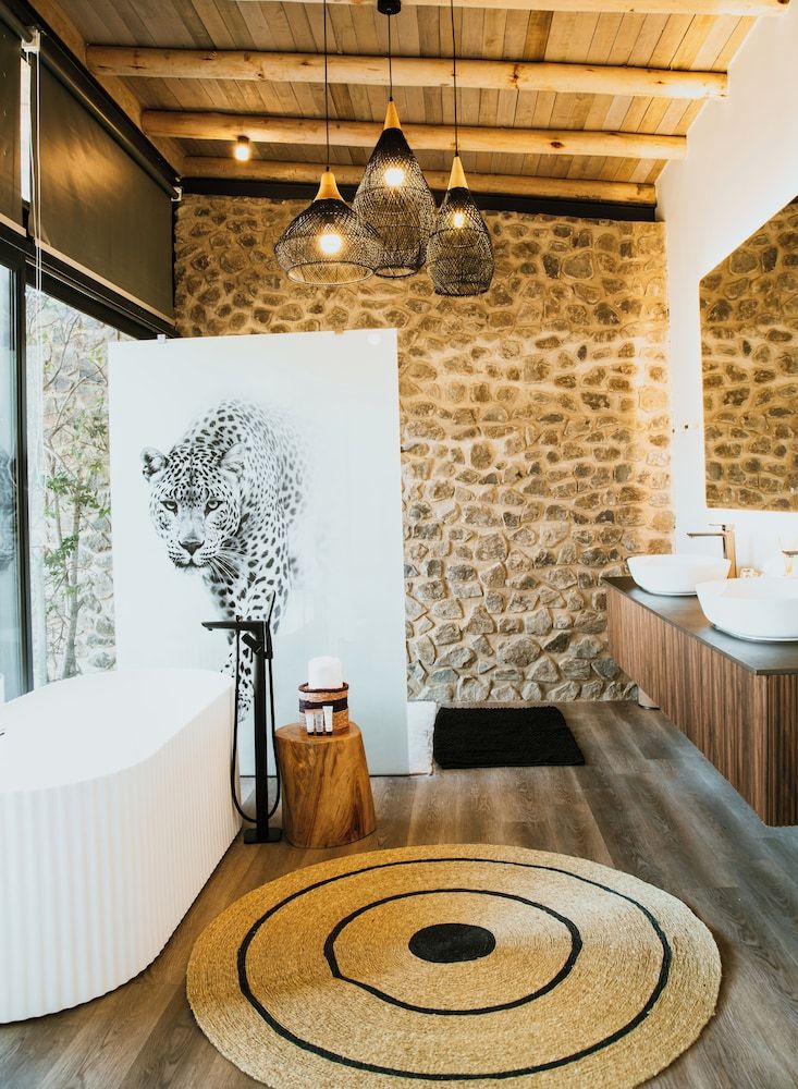 Umoya Safari Lodge Superior Suite, Mountain View 11