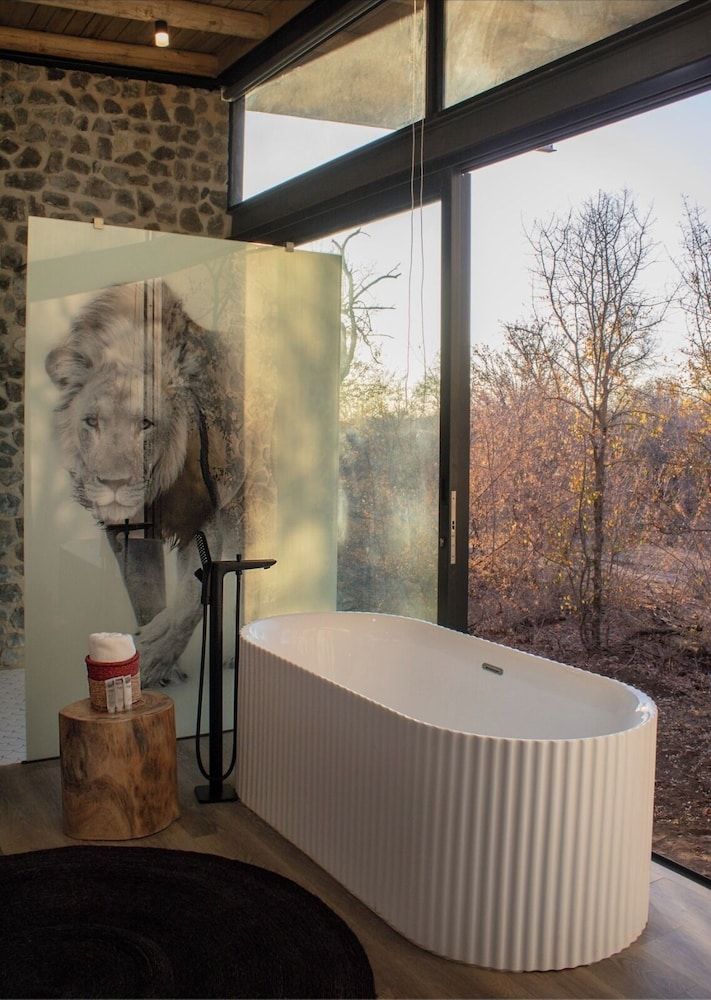 Umoya Safari Lodge Superior Suite, Mountain View 14