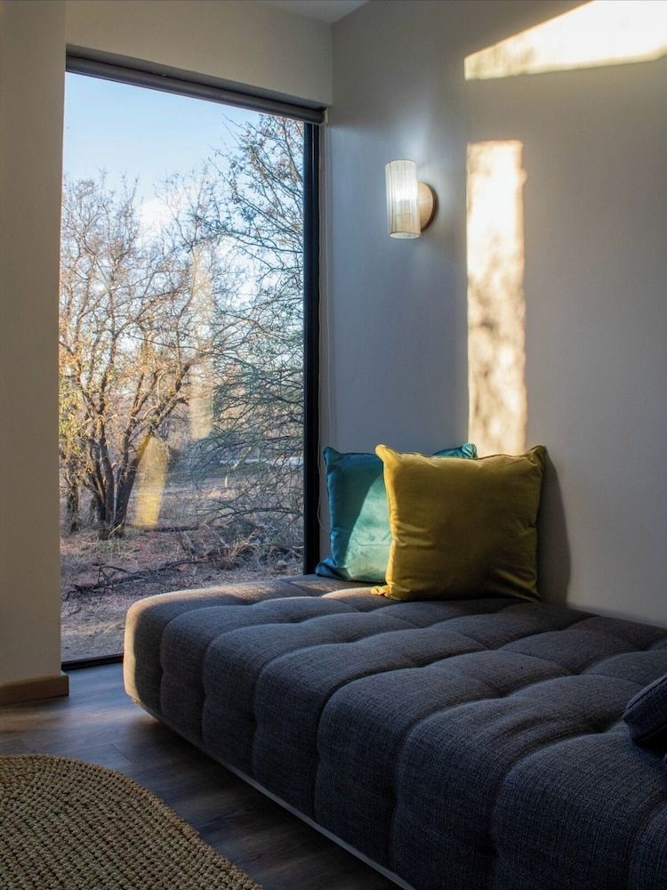 Umoya Safari Lodge Superior Suite, Mountain View 13