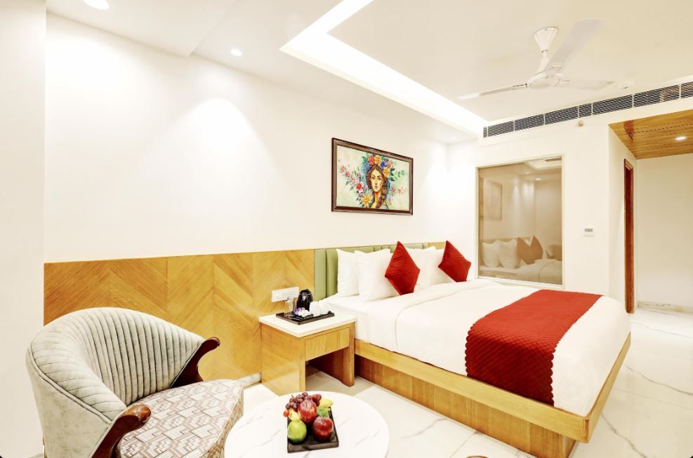 Hotel Namaste Hindustan Near Connaught Place Deluxe Room 2