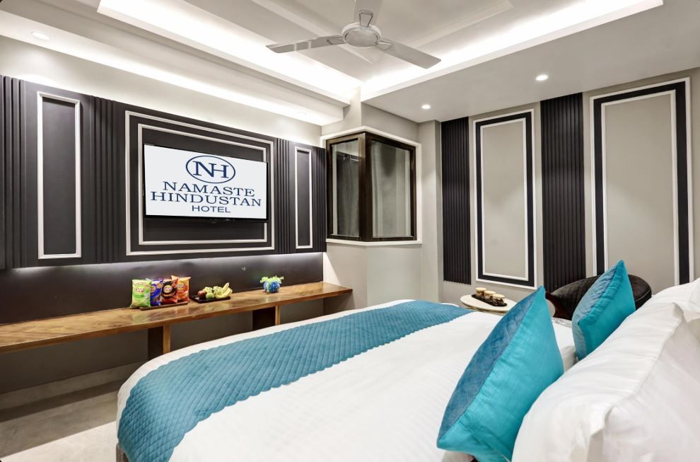 Hotel Namaste Hindustan Near Connaught Place Luxury Triple Room 2