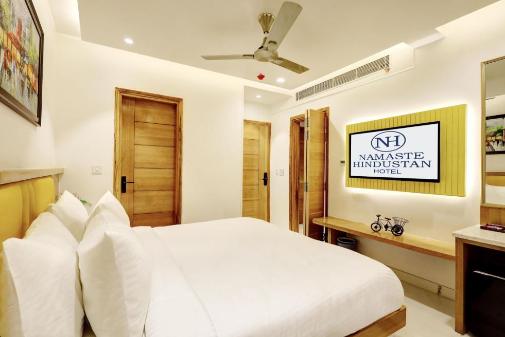 Hotel Namaste Hindustan Near Connaught Place Superior King Room 2
