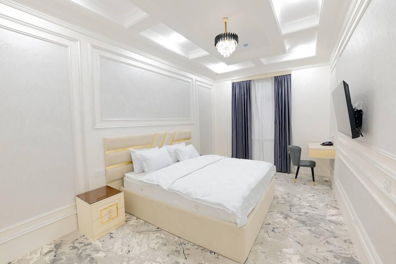 Ko'k Saroy Plaza Hotel Junior Suite