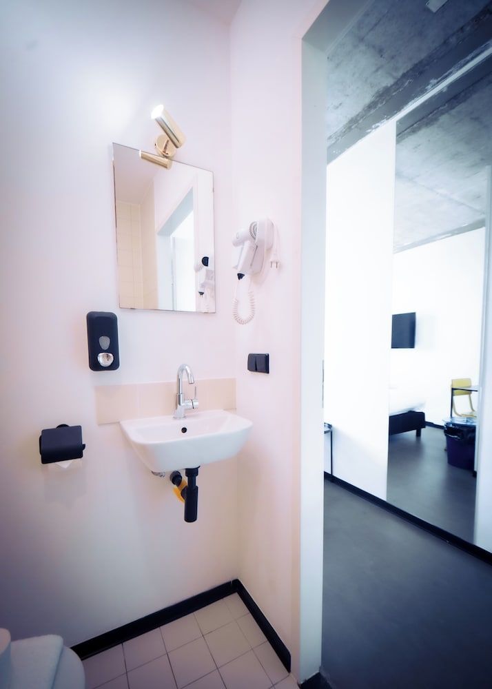 Urban Hotel The Golden Stork City Double Room, 1 Queen Bed 10