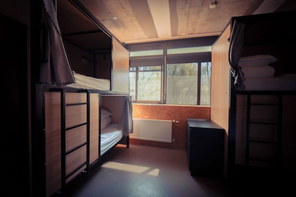 Urban Hotel The Golden Stork Basic Shared Dormitory, Mixed Dorm 9