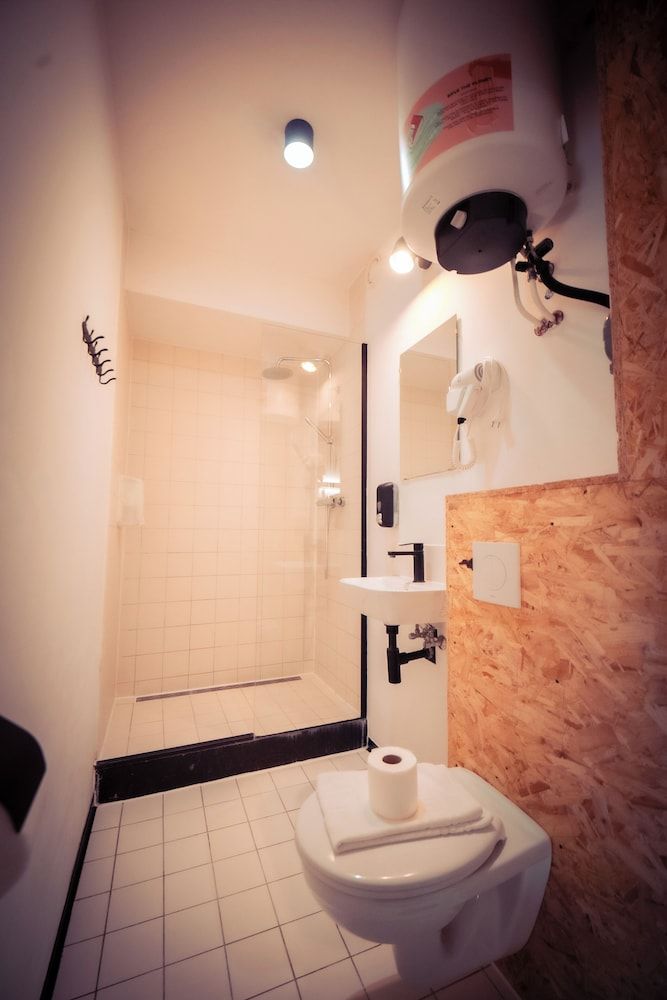 Urban Hotel The Golden Stork Basic Shared Dormitory, Mixed Dorm 8
