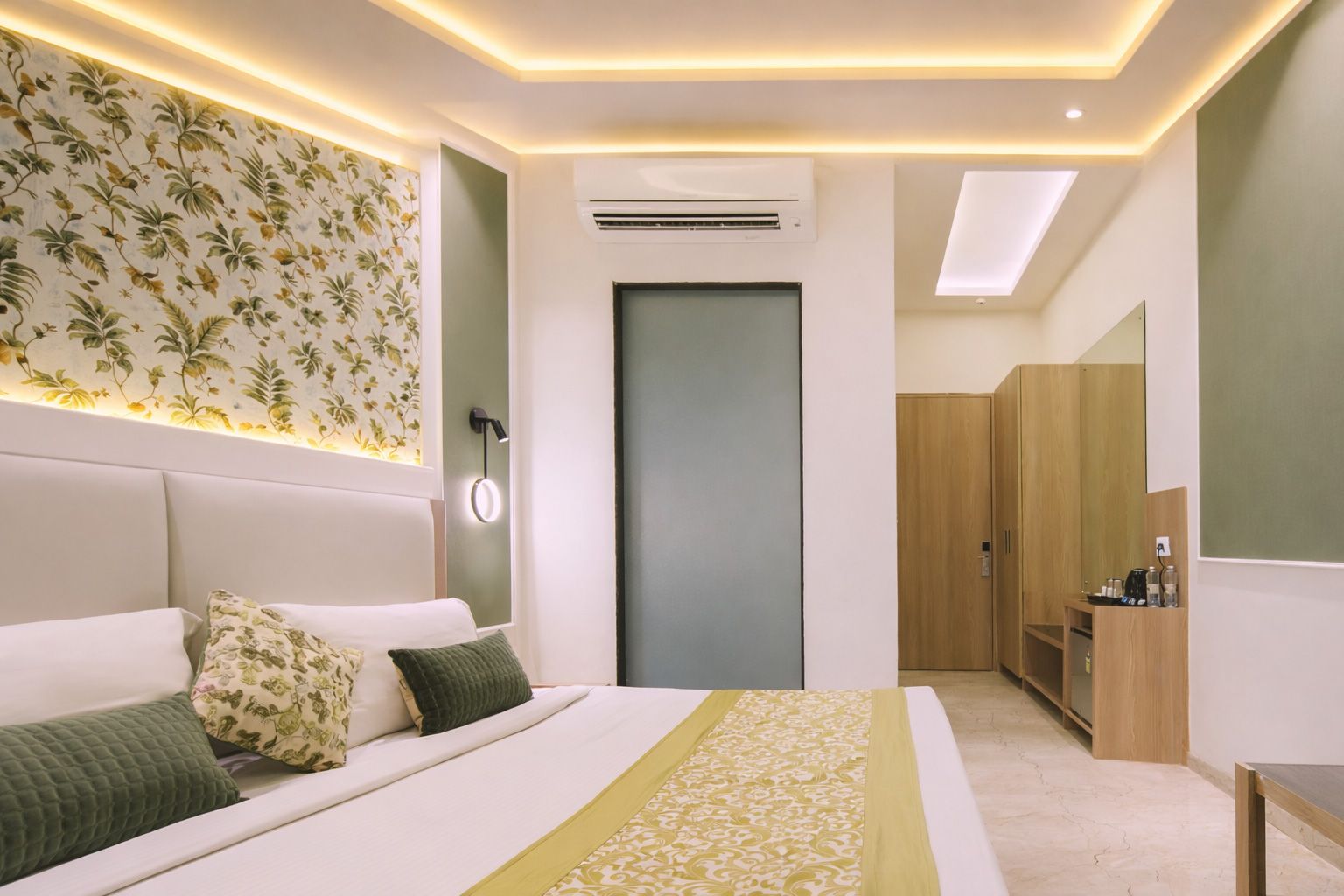 Hotel YOLO By Star Group Luxury Queen Suite Room 3