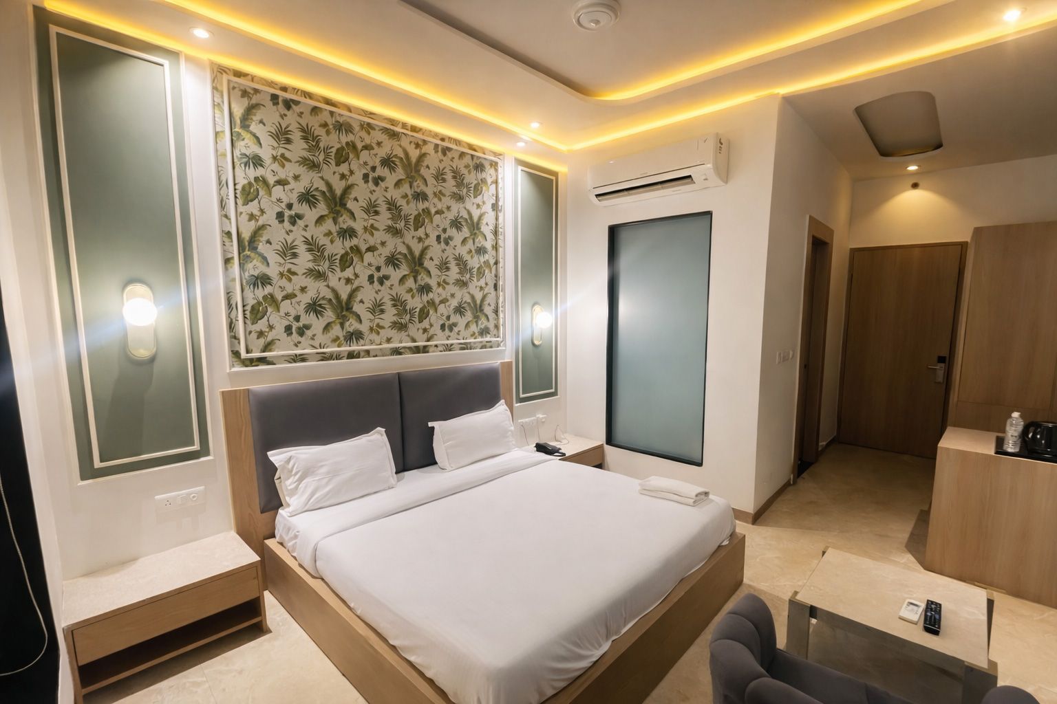 Hotel YOLO By Star Group Luxury Queen Suite Room 6