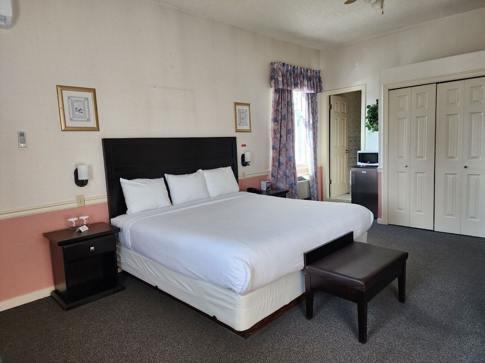 Deluxe Room, 1 King Bed