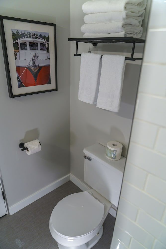Deluxe Room, 1 King Bed, Jetted Tub