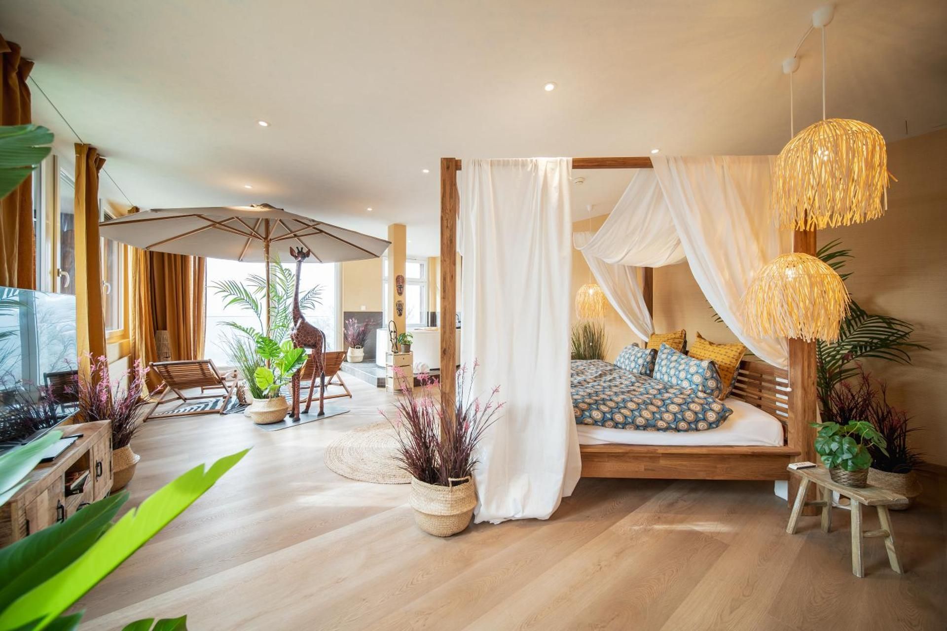 King Suite with Spa Bath - Massai Lodge