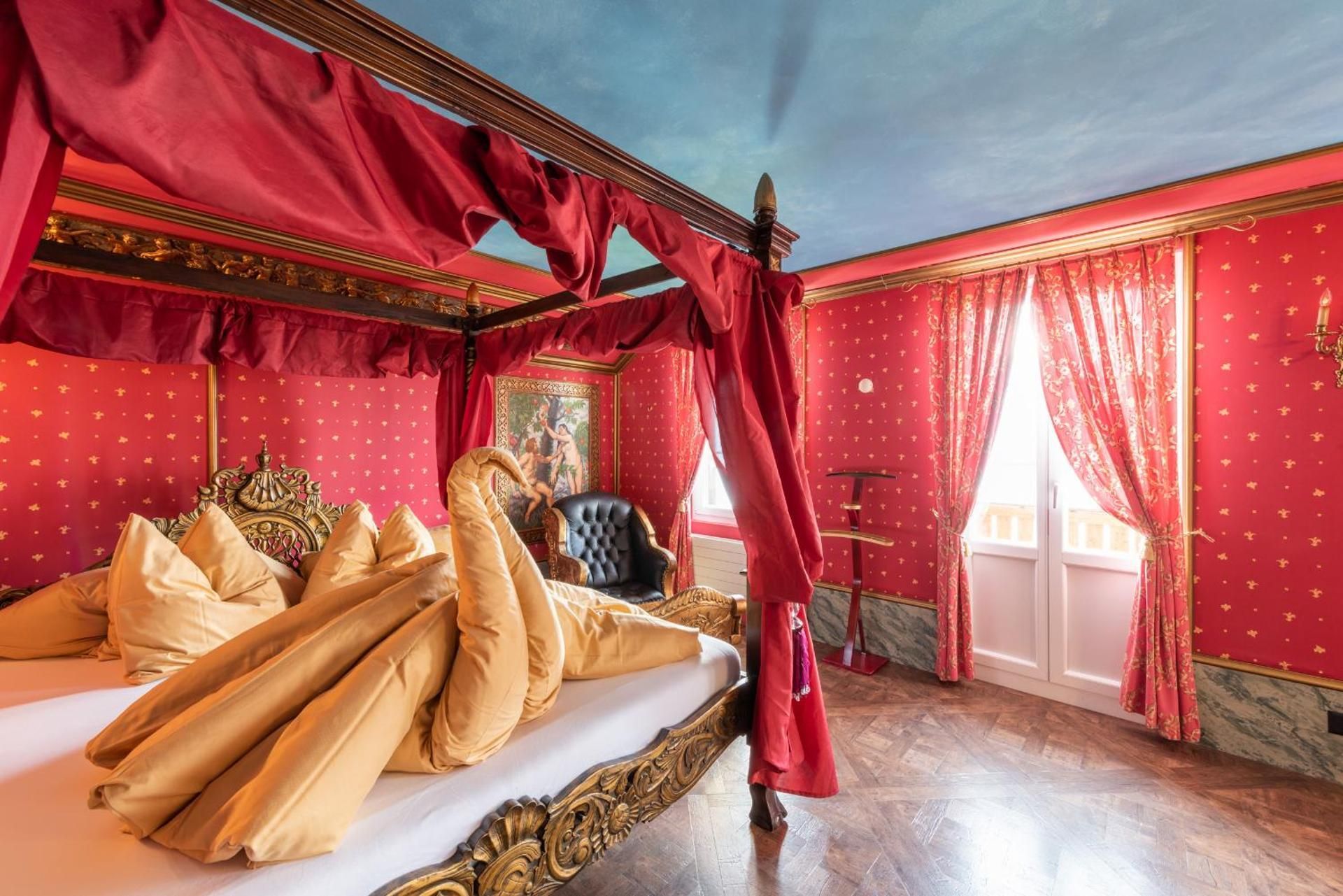Château d'amour Suite with Spa Bath