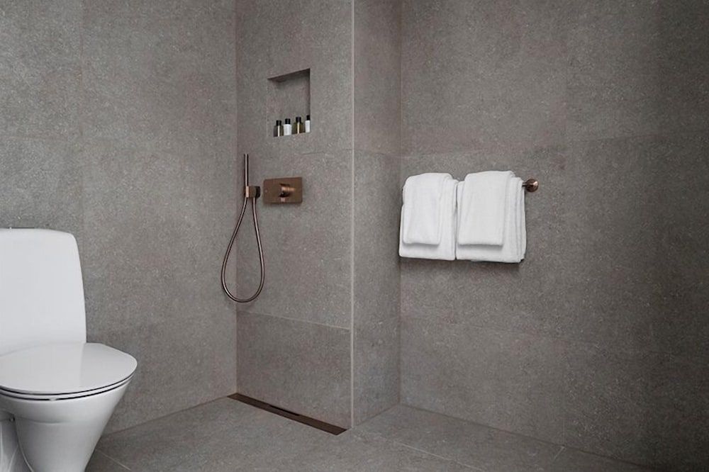 Deluxe Easy Access