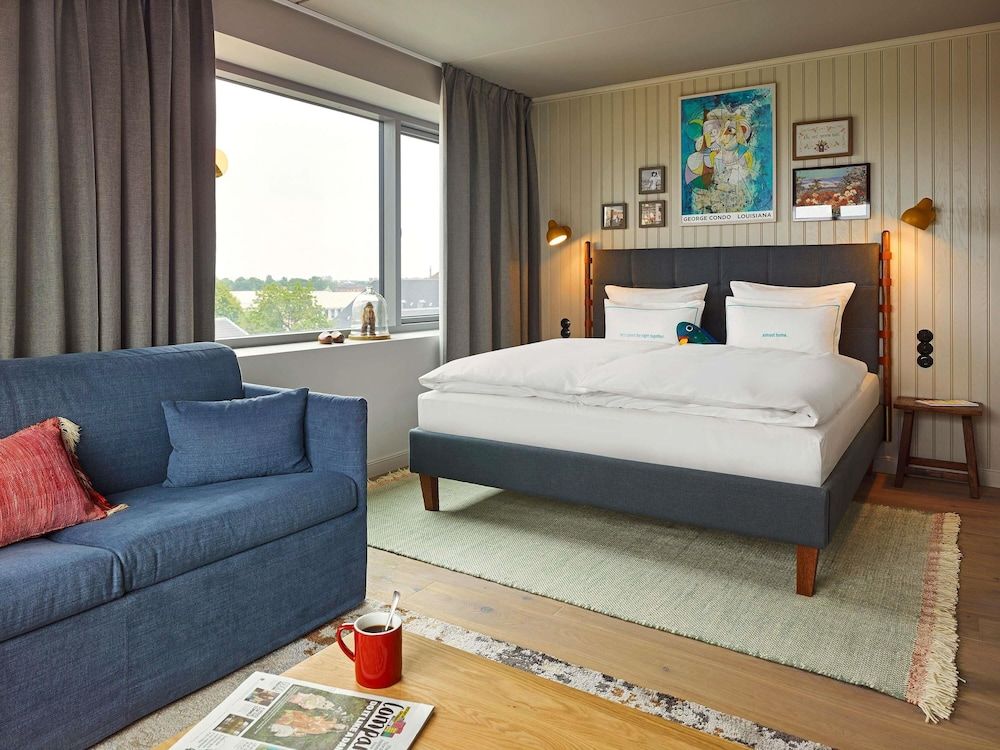Extra Large Room
