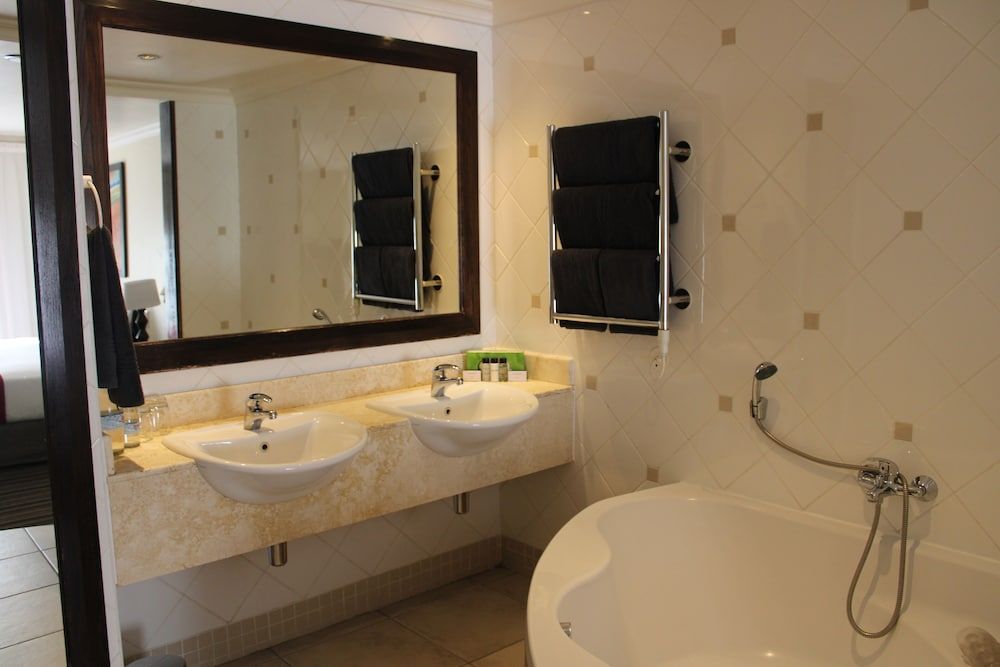 The Caledon Hotel & Spa Suite 3